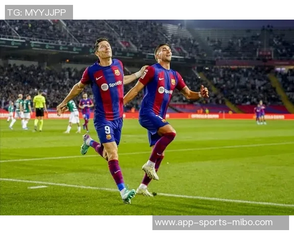 皇马与巴萨均关注墨西哥新星莫拉签约讨论尚早 皇马与巴萨均关注墨西哥新星莫拉签约讨论尚早